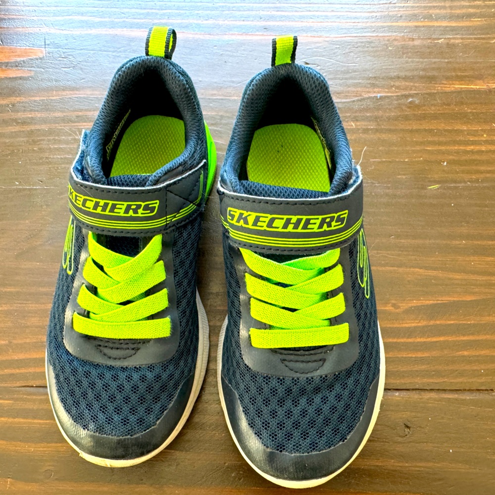 Sketchers Boy Sneakers in Size 12